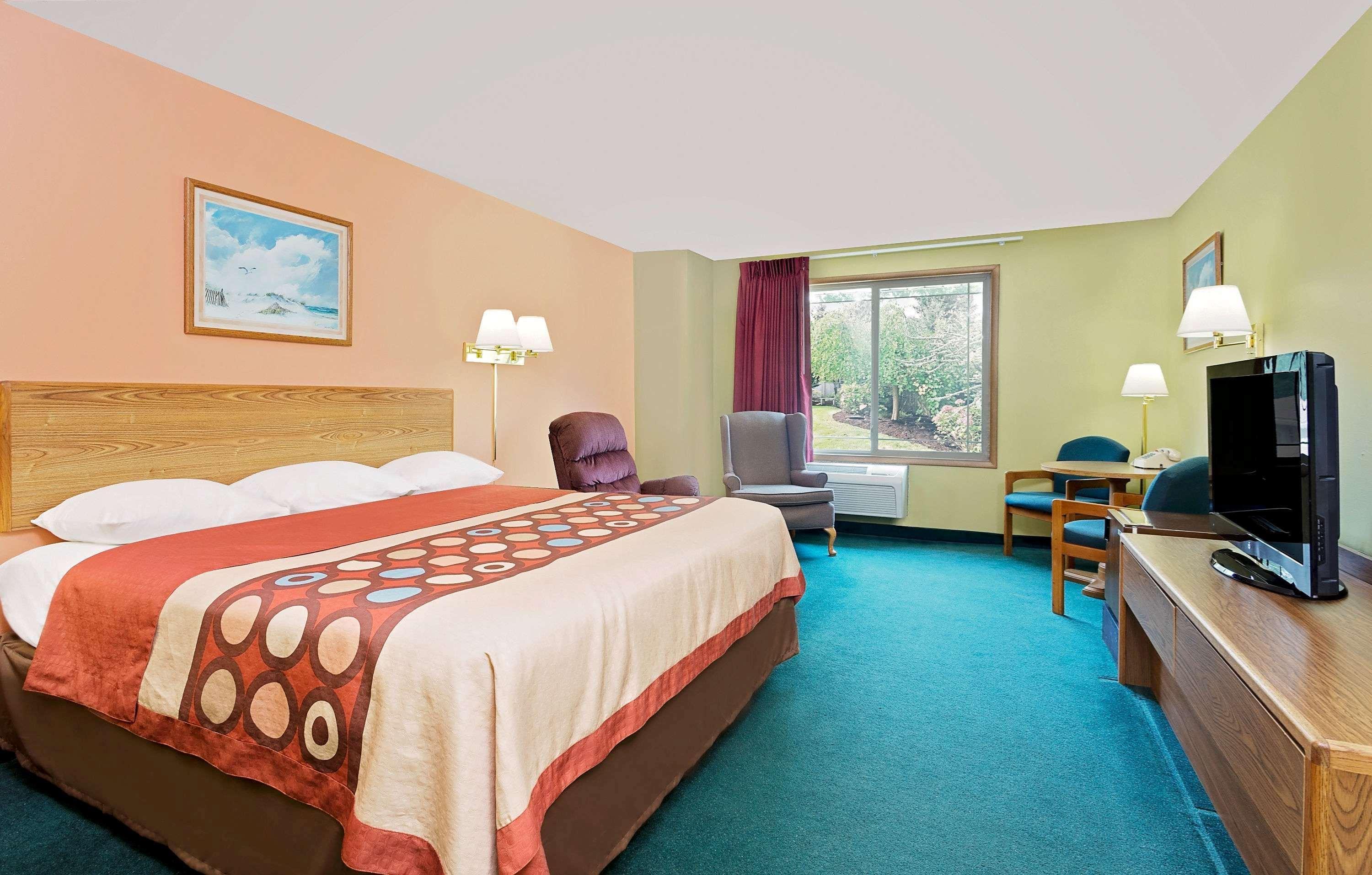 Super 8 By Wyndham Sturgeon Bay Hotel Bagian luar foto