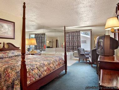 Super 8 By Wyndham Sturgeon Bay Hotel Ruang foto
