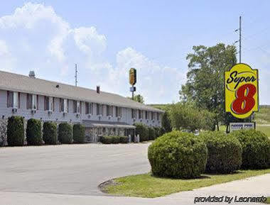 Super 8 By Wyndham Sturgeon Bay Hotel Bagian luar foto