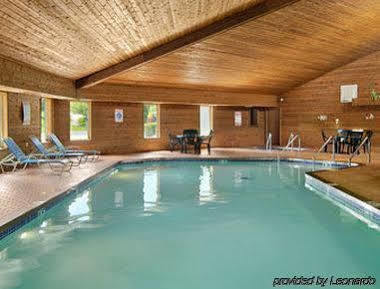 Super 8 By Wyndham Sturgeon Bay Hotel Bagian luar foto